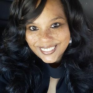 Meet your Posher, Yolanda macka